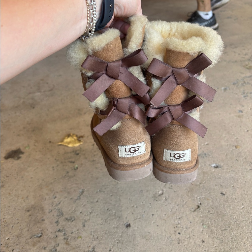 UGG Bailey Bow 2 - Chestnut